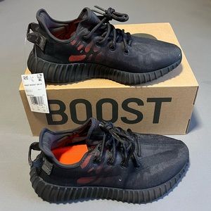 Yeezy Boost 350 V2 shoe